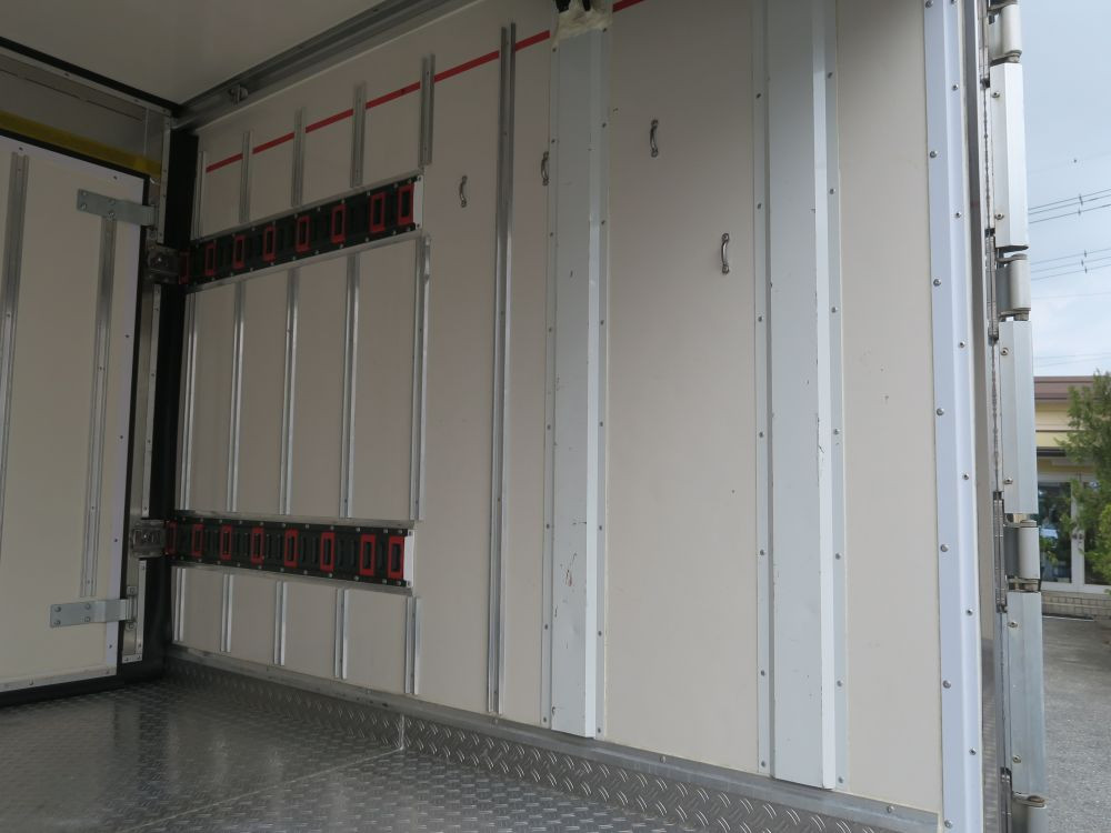 いすゞ エルフ TKG-NKS85AN(4WD)の写真12