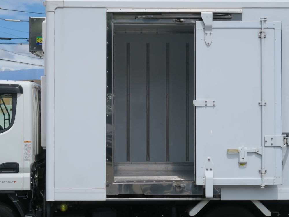 三菱 キャンター 2RG-FBAV0の写真5