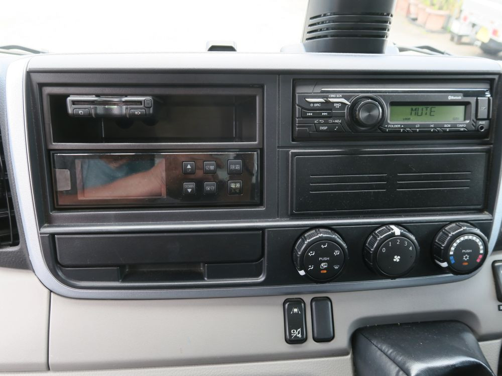 三菱 キャンター 2RG-FBAV0の写真24