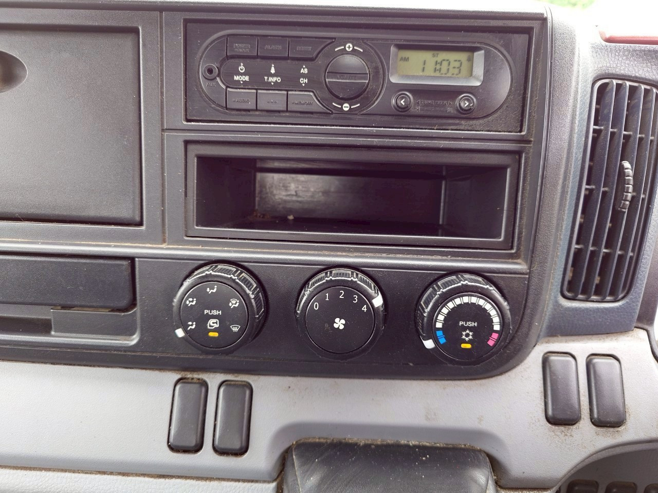 三菱 キャンター TKG-FBA30(2WD)の写真46