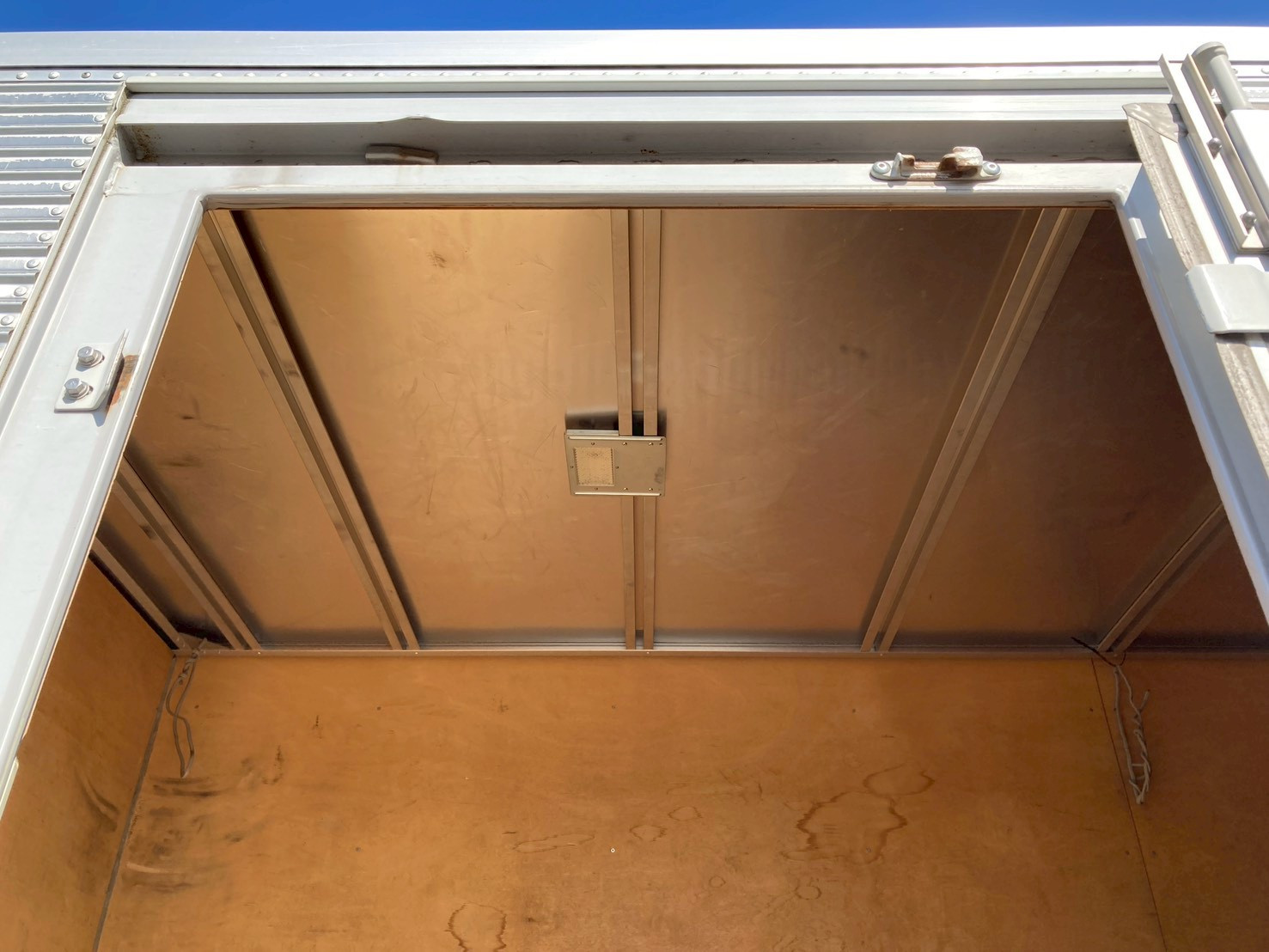 いすゞ エルフ TRG-NLR85AN(2WD)の写真8