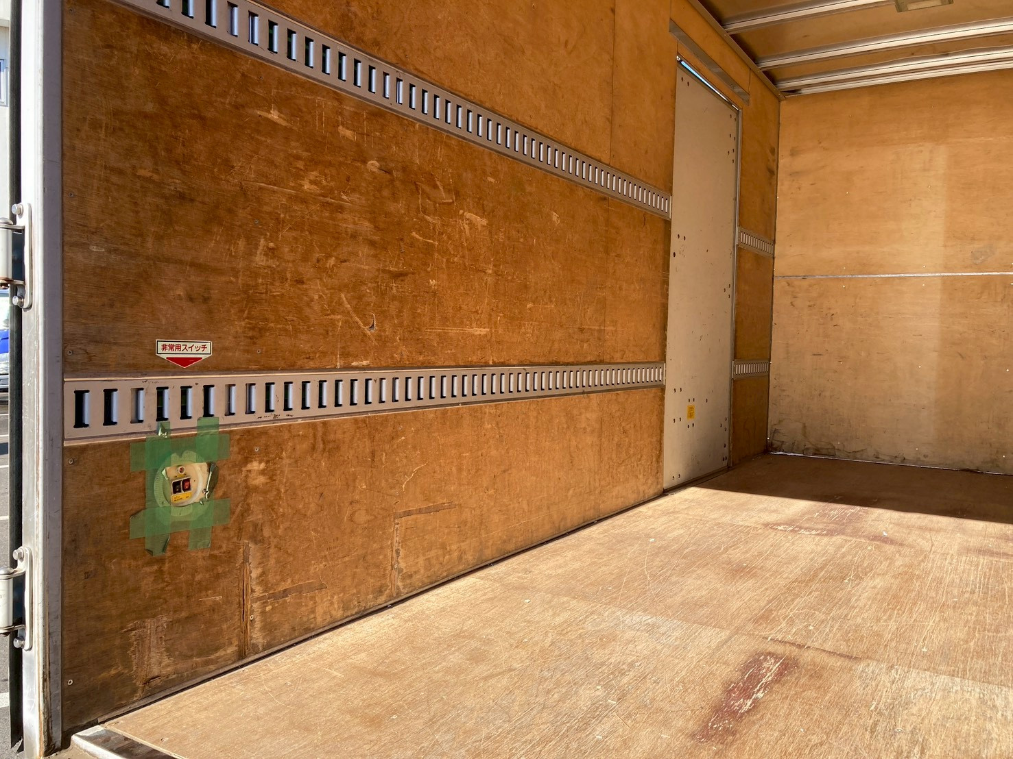 いすゞ エルフ TRG-NLR85AN(2WD)の写真12