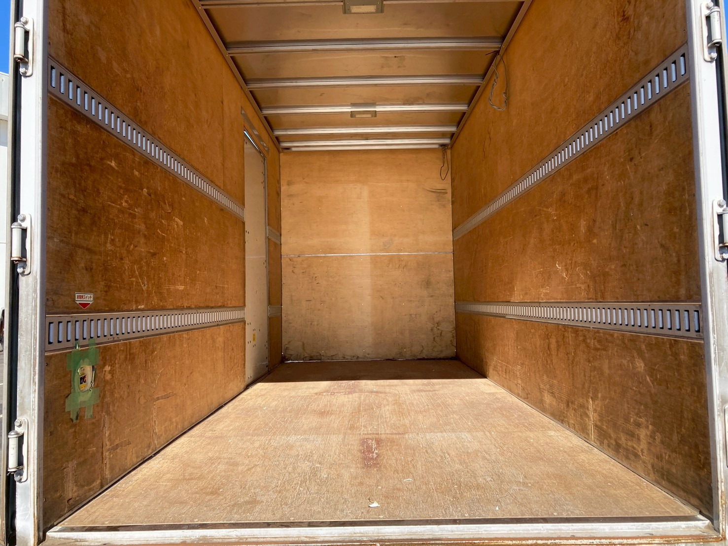 いすゞ エルフ TRG-NLR85AN(2WD)の写真14