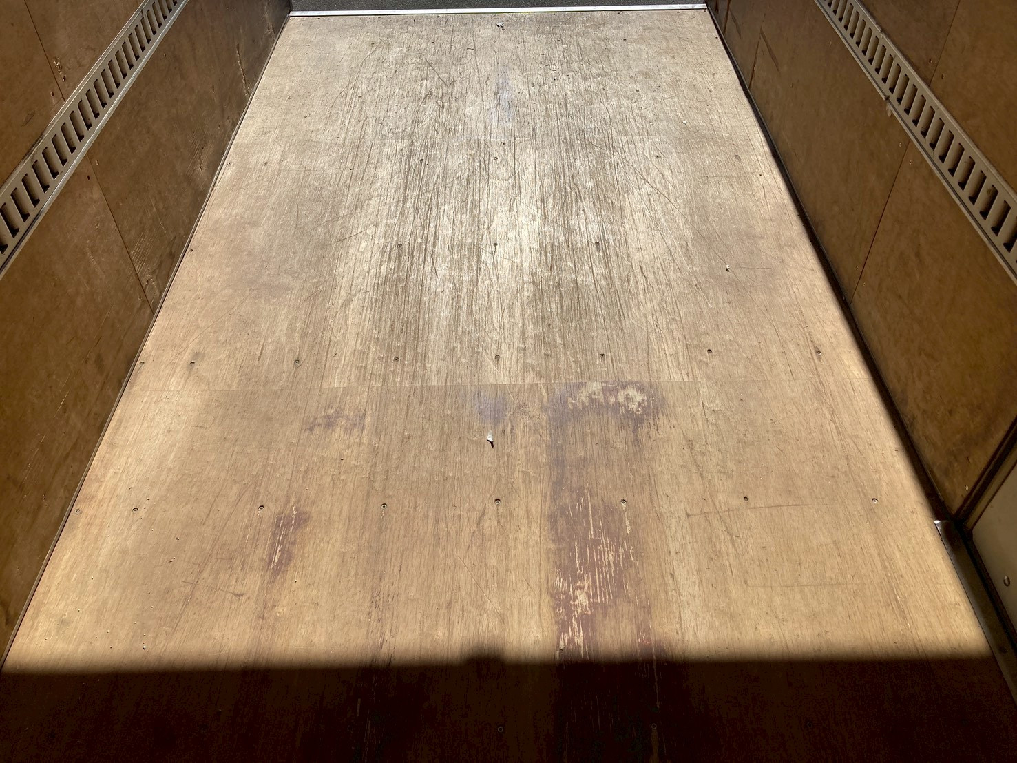 いすゞ エルフ TRG-NLR85AN(2WD)の写真16