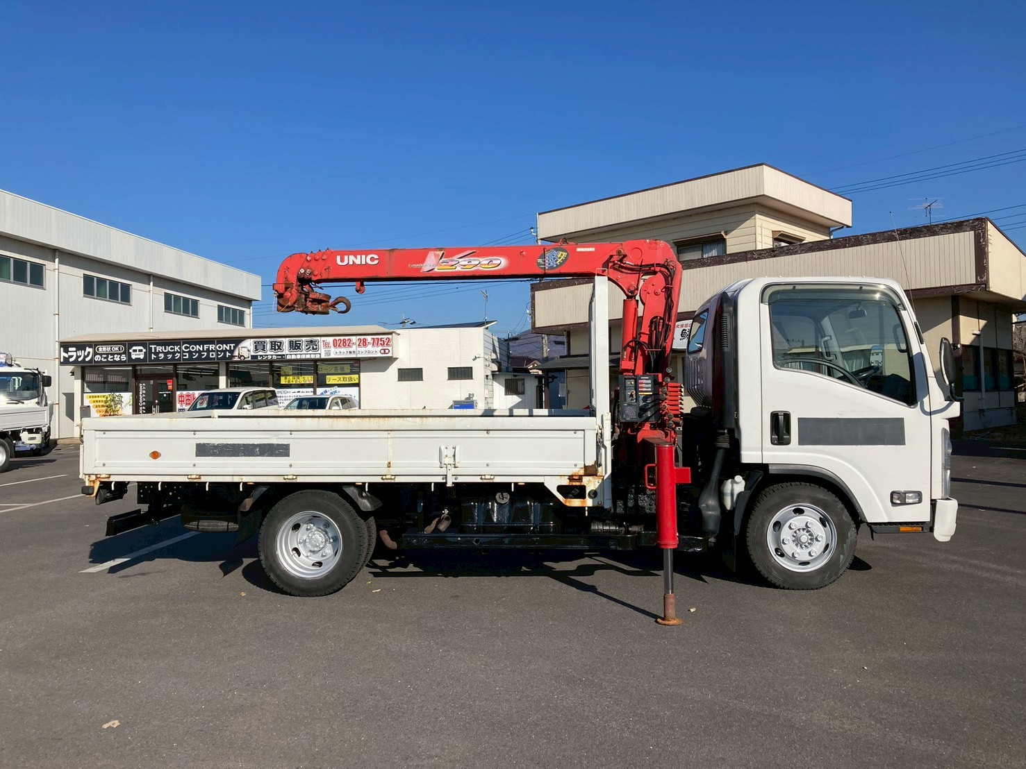 いすゞ エルフ BDG-NPR85AR(2WD)の写真8