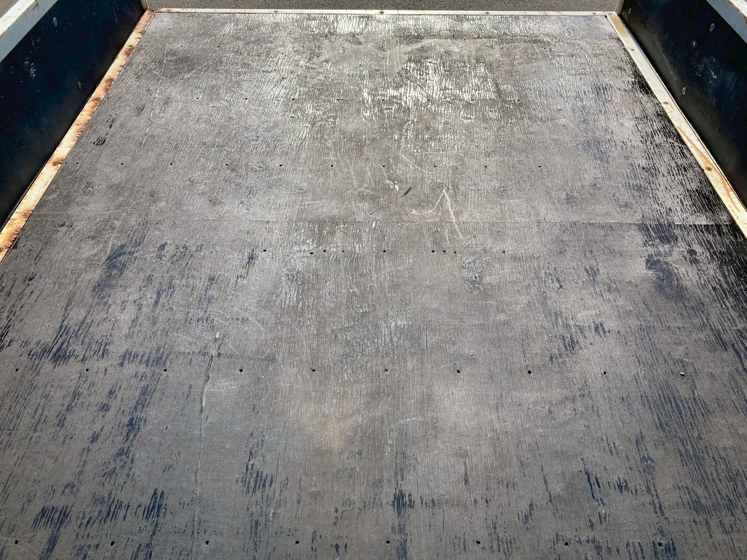 いすゞ エルフ BDG-NPR85AR(2WD)の写真12