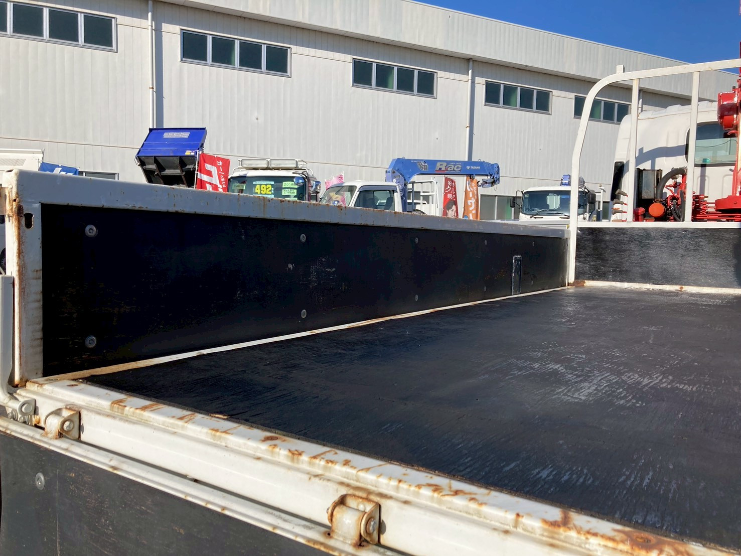 いすゞ エルフ BDG-NPR85AR(2WD)の写真13