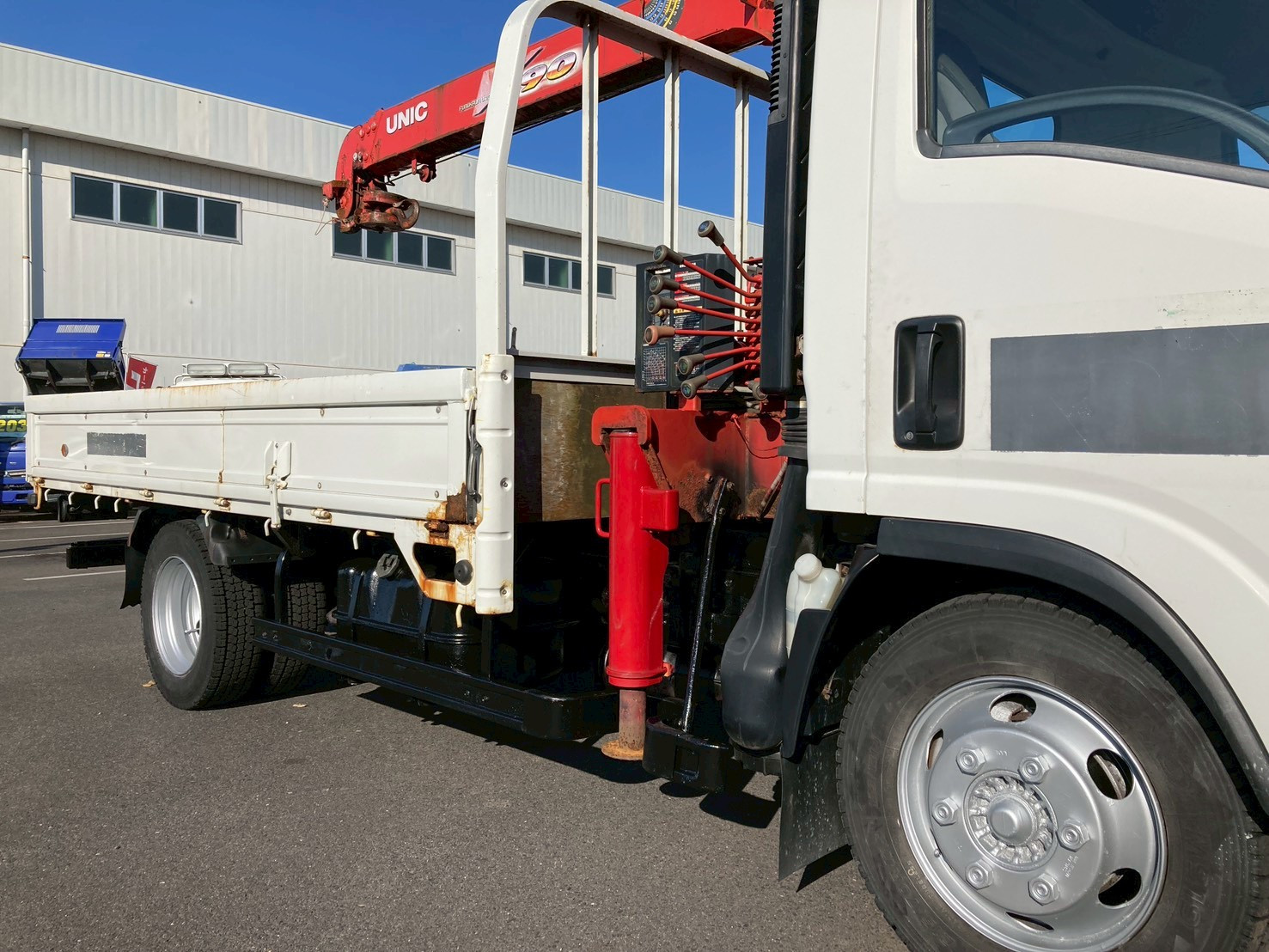 いすゞ エルフ BDG-NPR85AR(2WD)の写真35