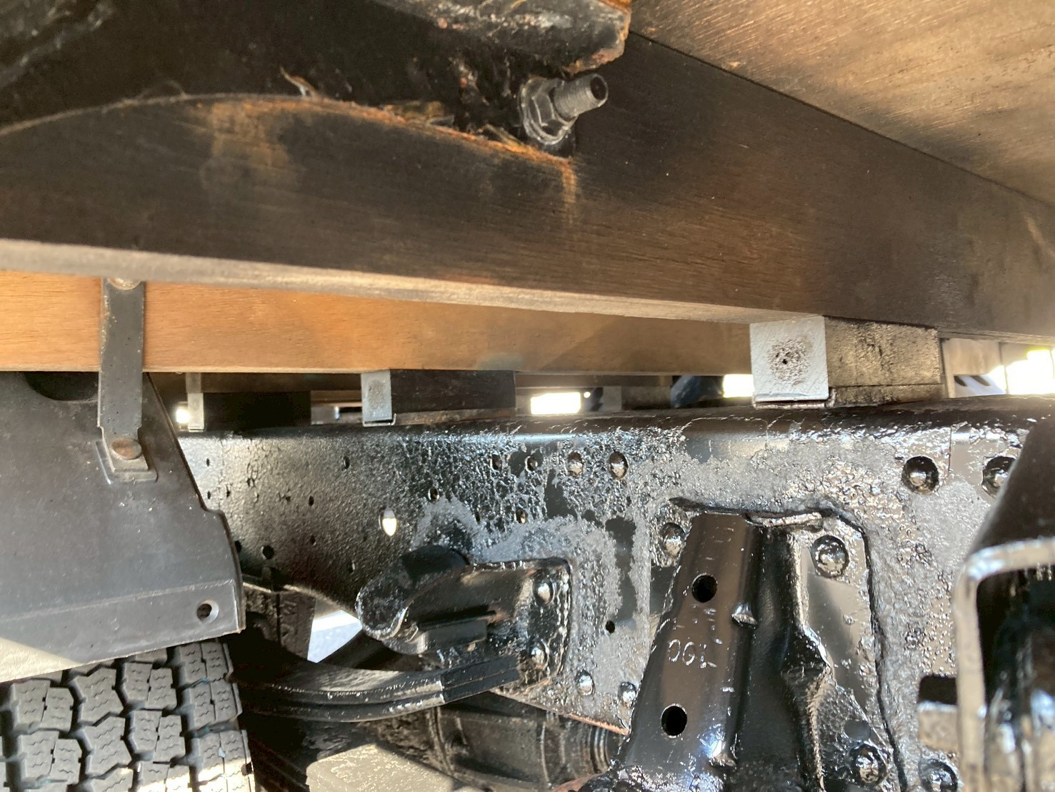 いすゞ エルフ BDG-NPR85AR(2WD)の写真36