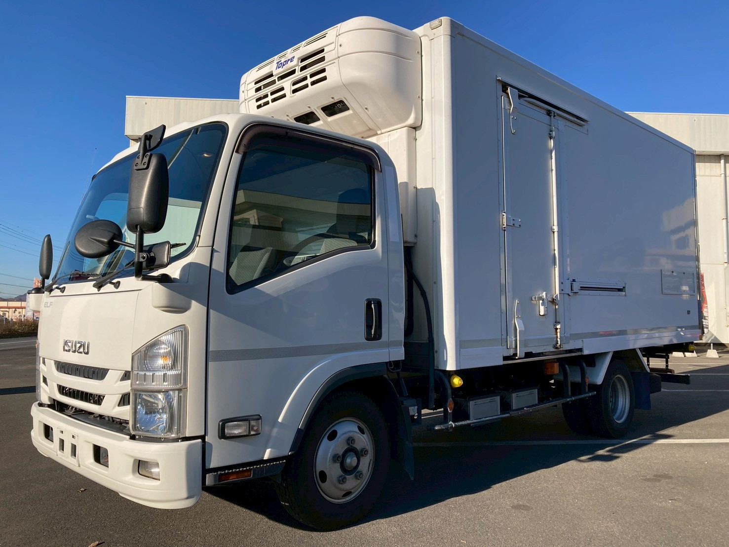 いすゞ エルフ 2RG-NPR88AN(2WD)の写真2