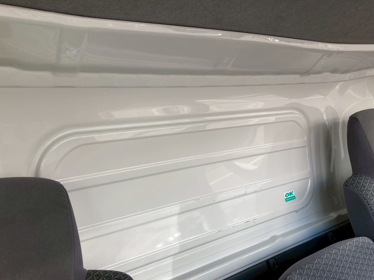 いすゞ エルフ 2RG-NPR88AN(2WD)の写真43