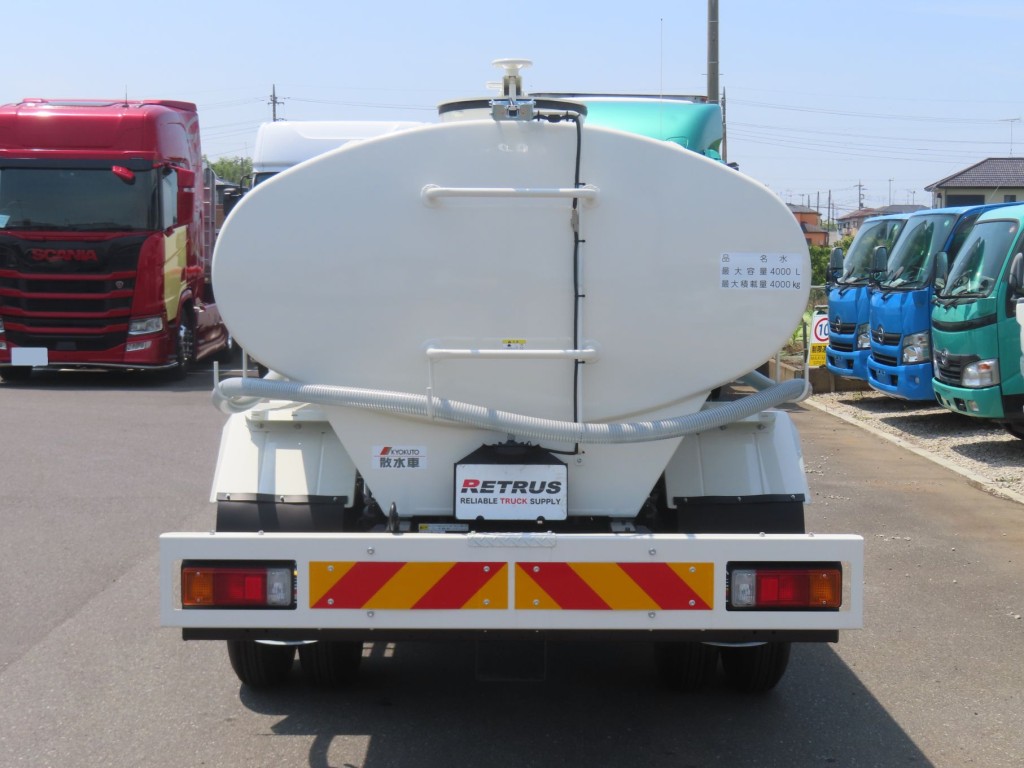 積載物は、水です。|日野 デュトロ 2KG-XZU700M(2WD)の写真9