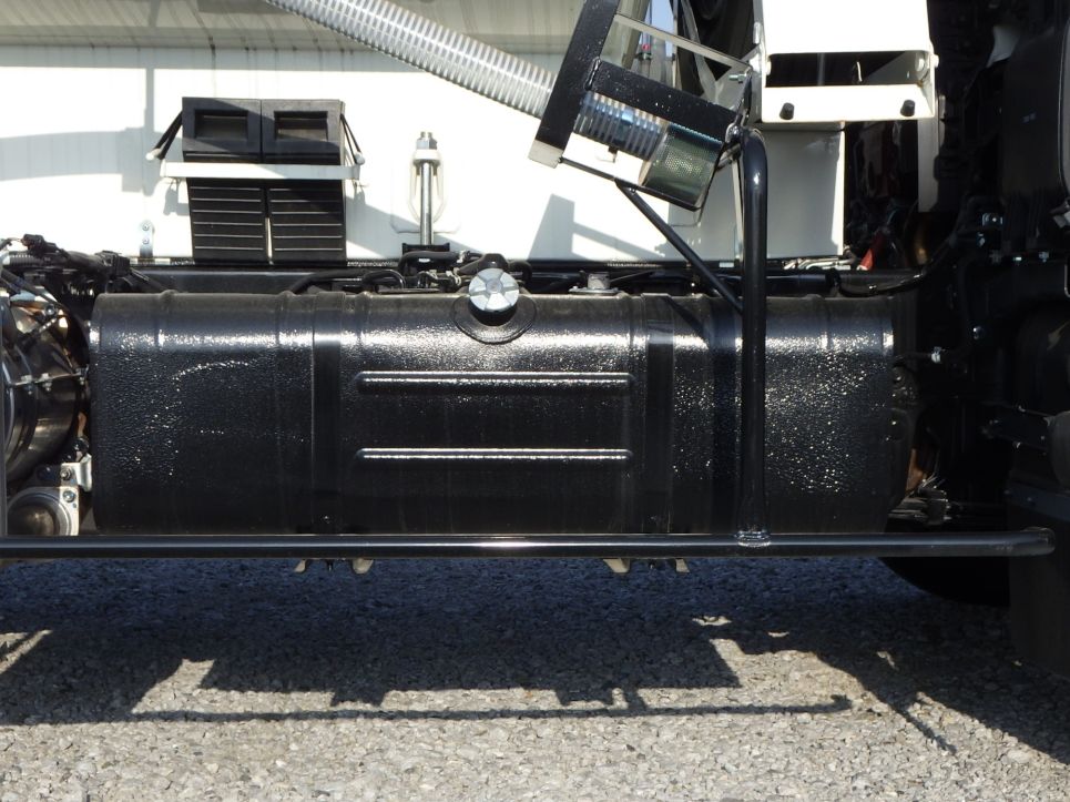 燃料タンクは100Lです。|日野 デュトロ 2KG-XZU700M(2WD)の写真23