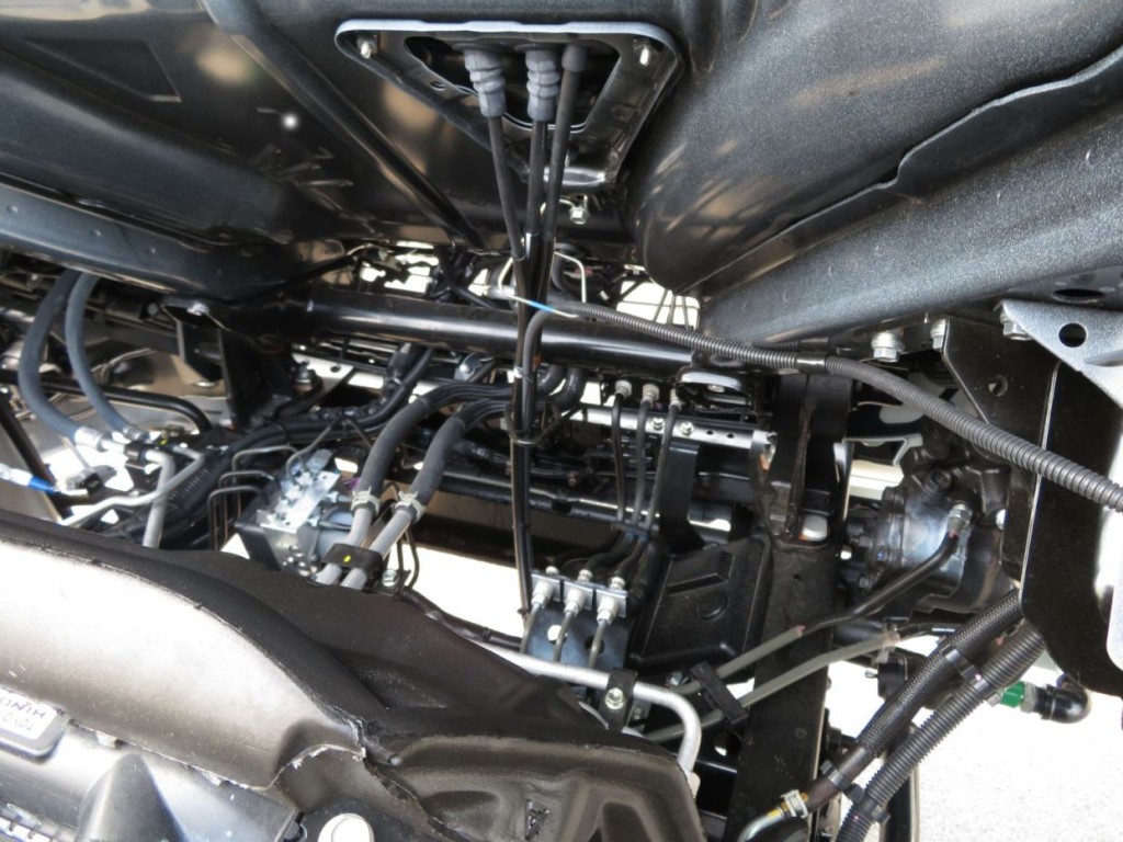 キャブ下に少し置きサビがあります。|日野 デュトロ 2KG-XZU700M(2WD)の写真18