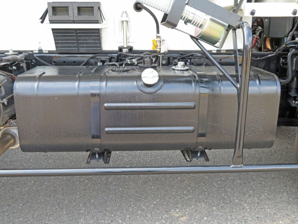 燃料タンクは100Lです。|日野 デュトロ 2KG-XZU700M(2WD)の写真22