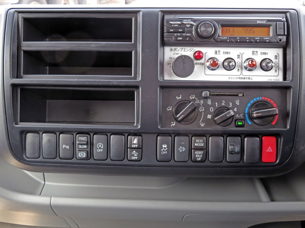 パネル周りの状態です。|日野 デュトロ 2KG-XZU700M(2WD)の写真25