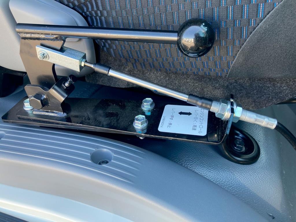 レバーです。|日野 デュトロ 2KG-XZU700M(2WD)の写真31