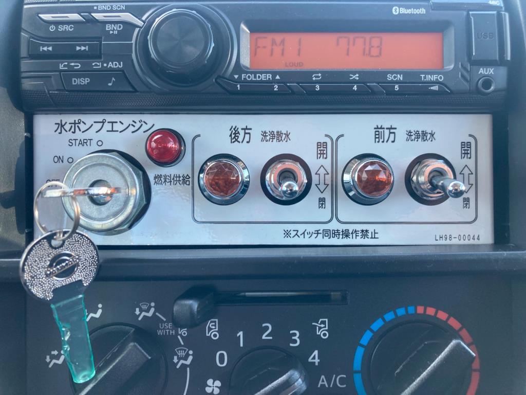 水ポンプエンジンのコントローラーです。|日野 デュトロ 2KG-XZU700M(2WD)の写真33