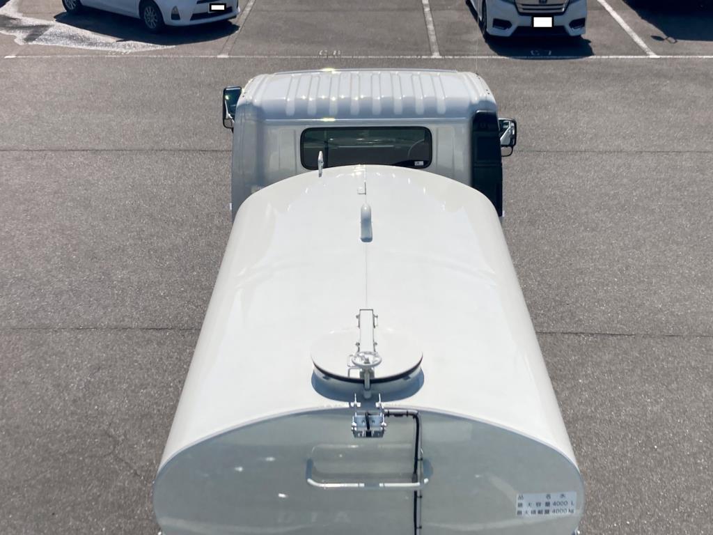 タンク上部の状態です。|日野 デュトロ 2KG-XZU700M(2WD)の写真37