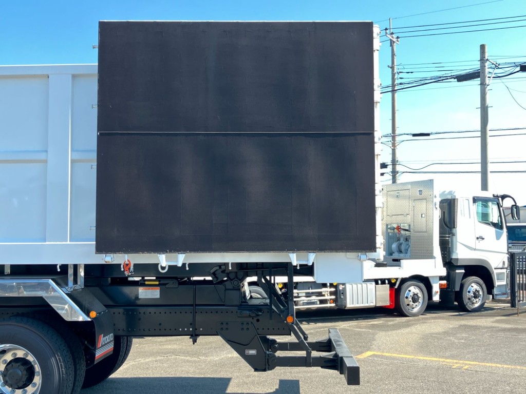 リアゲート裏側の状態です。|日野 プロフィア 2DG-FS1AHEの写真15