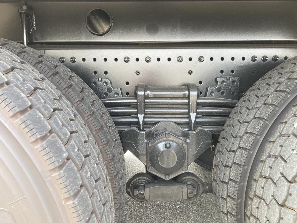 シャーシとリーフスプリングの状態です。|日野 プロフィア 2DG-FS1AHEの写真5