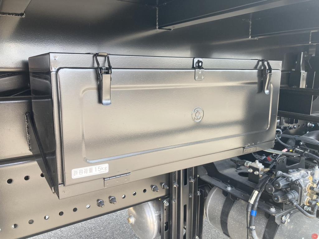 工具箱の状態です|日野 プロフィア 2DG-FS1AHEの写真22