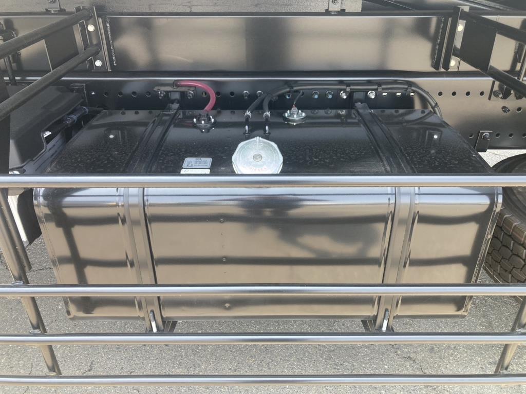 燃料タンクです。|日野 プロフィア 2DG-FS1AHEの写真24