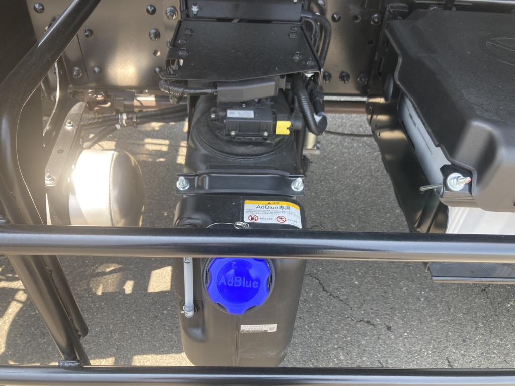 アドブルータンクです。|日野 プロフィア 2DG-FS1AHEの写真25