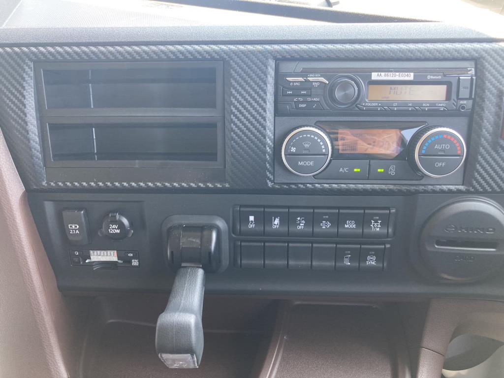 インパネ周りです。|日野 プロフィア 2DG-FS1AHEの写真27