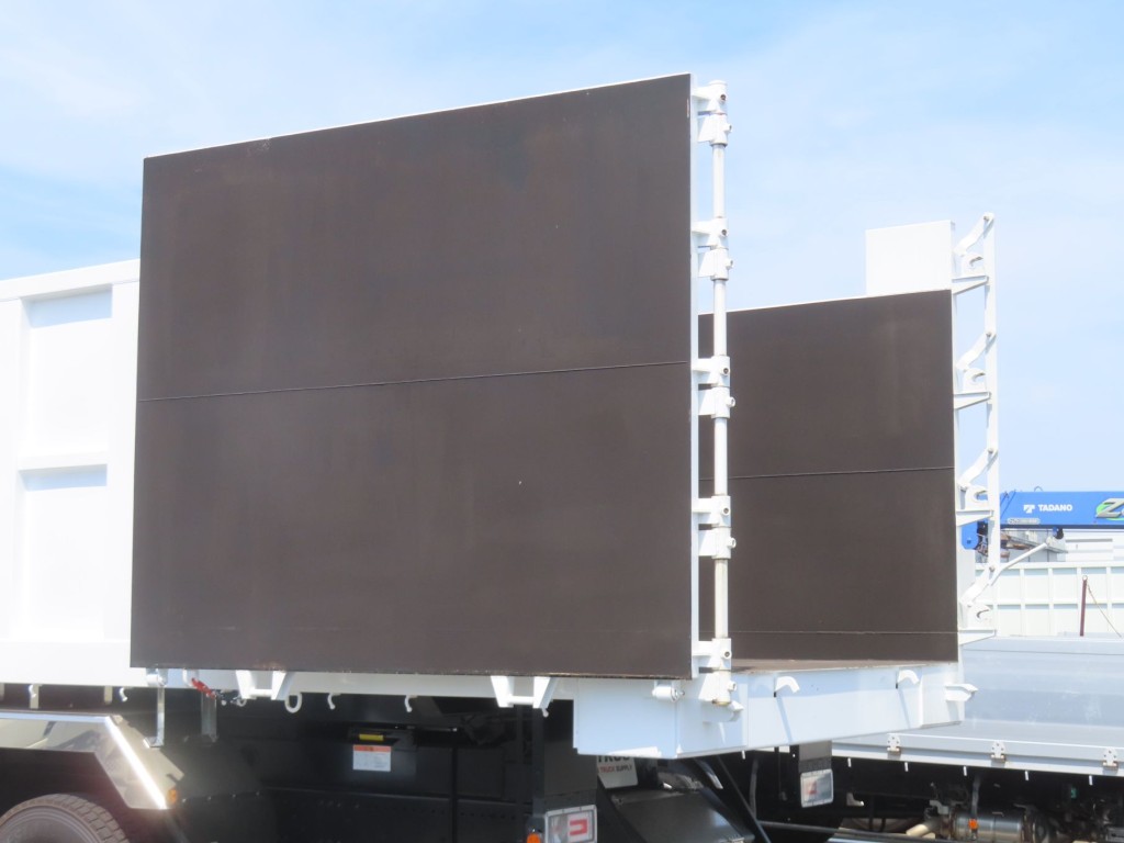 リア扉は片開式です。|日野 プロフィア 2DG-FS1AHEの写真15