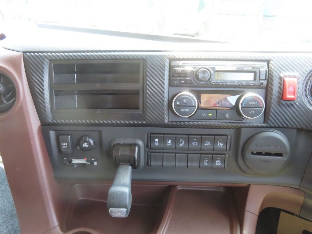 パネル周りの状態です。|日野 プロフィア 2DG-FS1AHEの写真19