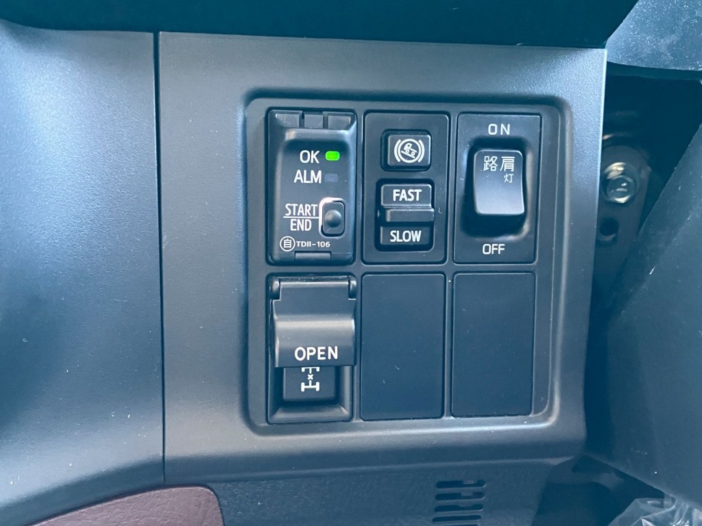 スイッチ類です。|日野 プロフィア 2DG-FS1AHEの写真25