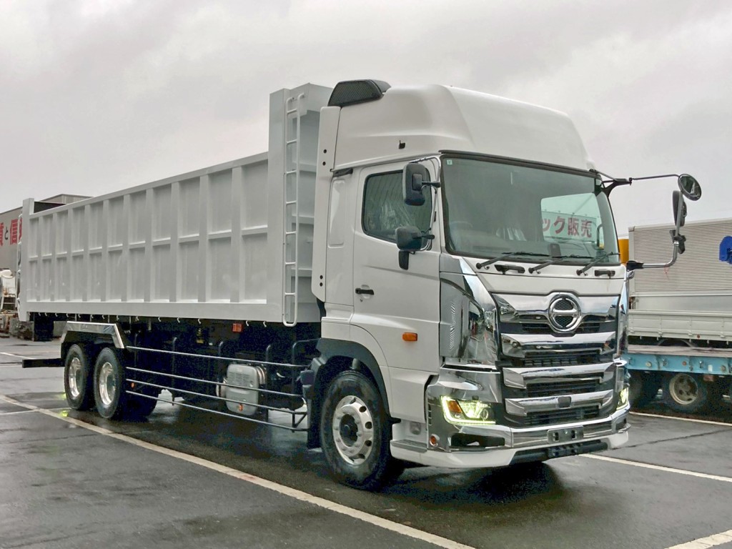 ホイールはアルミ製です。|日野 プロフィア 2DG-FS1AHEの写真2