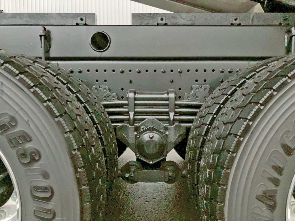 リーフサスです。|日野 プロフィア 2DG-FS1AHEの写真5