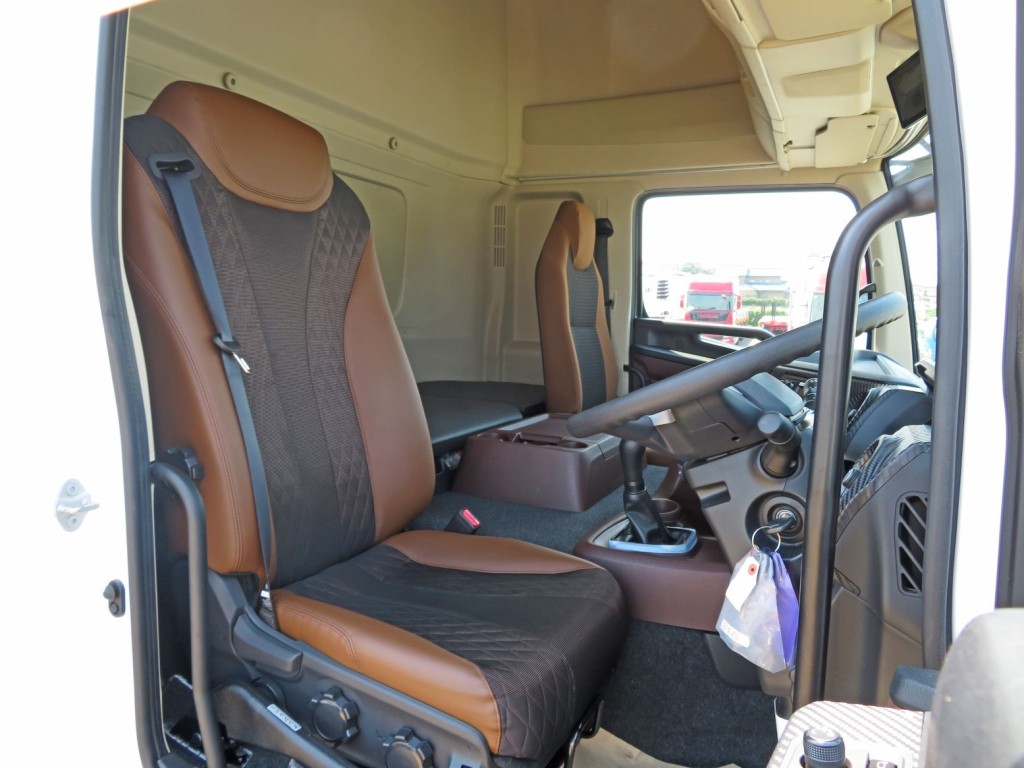 ハイルーフキャビンです。|日野 プロフィア 2DG-FS1AHEの写真6
