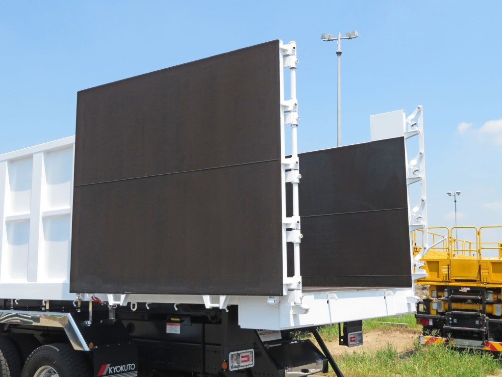 リア扉は片開式です。|日野 プロフィア 2DG-FS1AHEの写真11