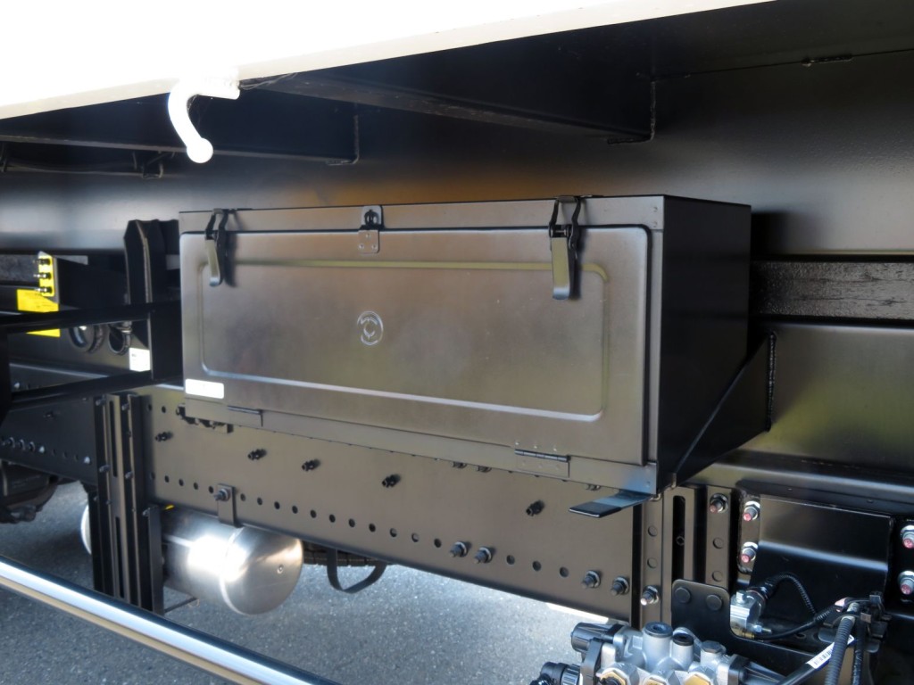 工具箱付きです。|日野 プロフィア 2DG-FS1AHEの写真16