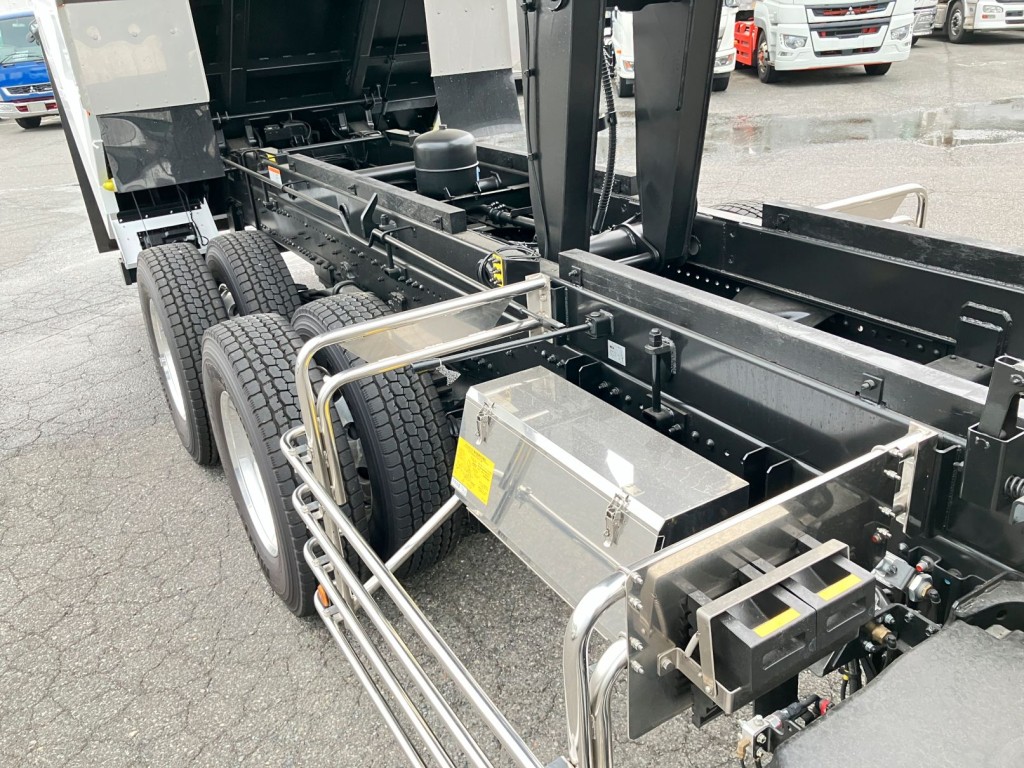 シャシ及びサブフレームの状態です。|日野 プロフィア 2DG-FS1AJEの写真11