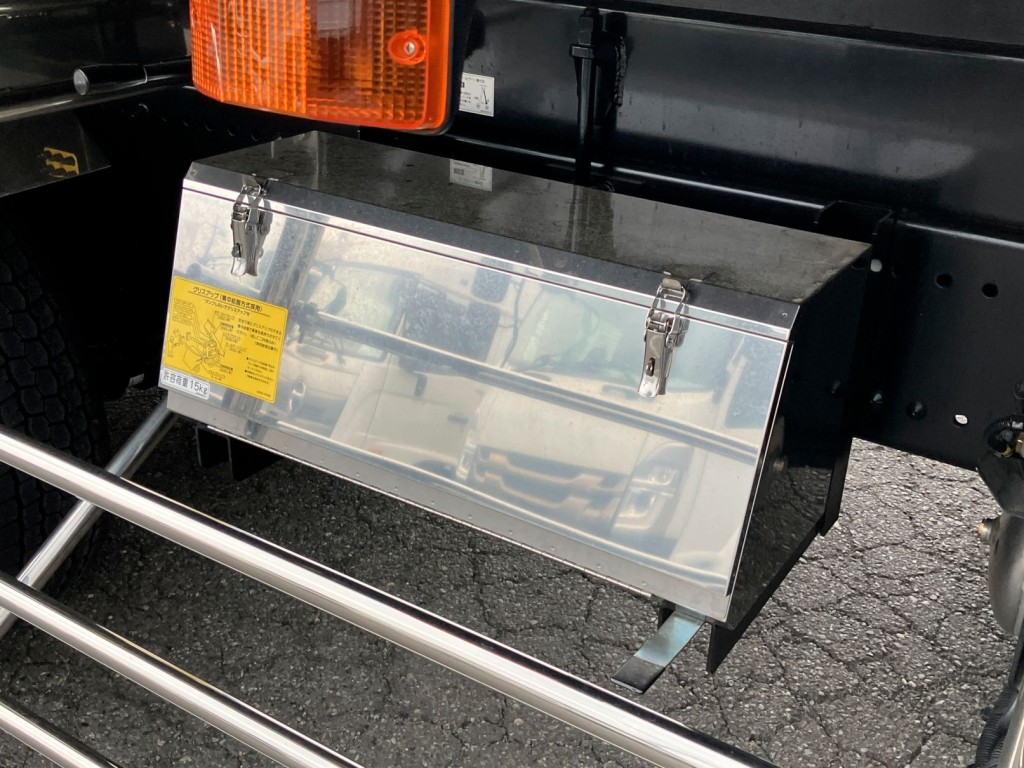 工具箱はステンレス製です。|日野 プロフィア 2DG-FS1AJEの写真16