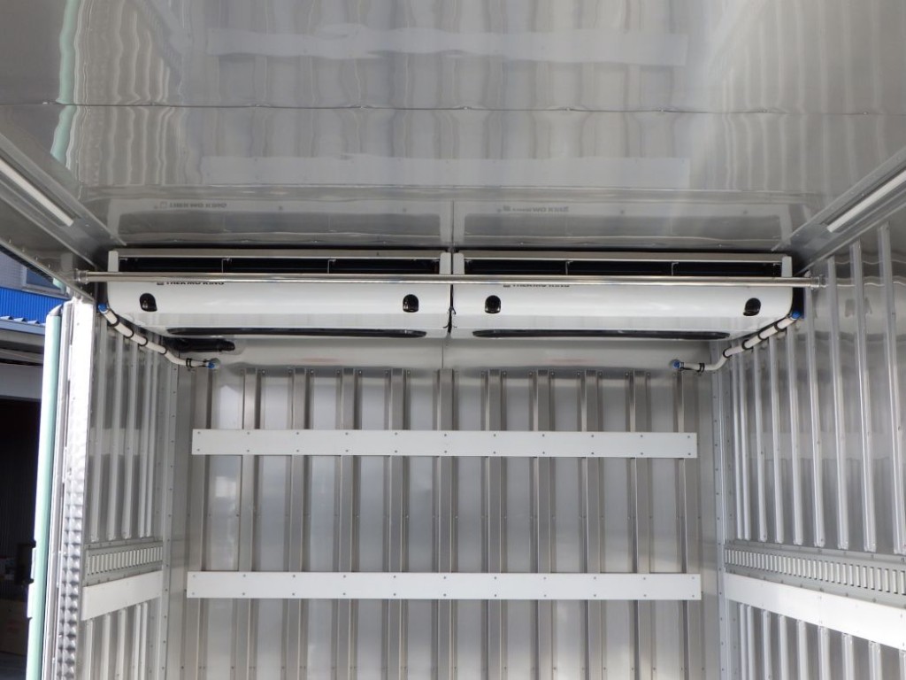 冷凍機の吹き出し口の状態です。|日野 プロフィア 2DG-FW1AHCの写真10