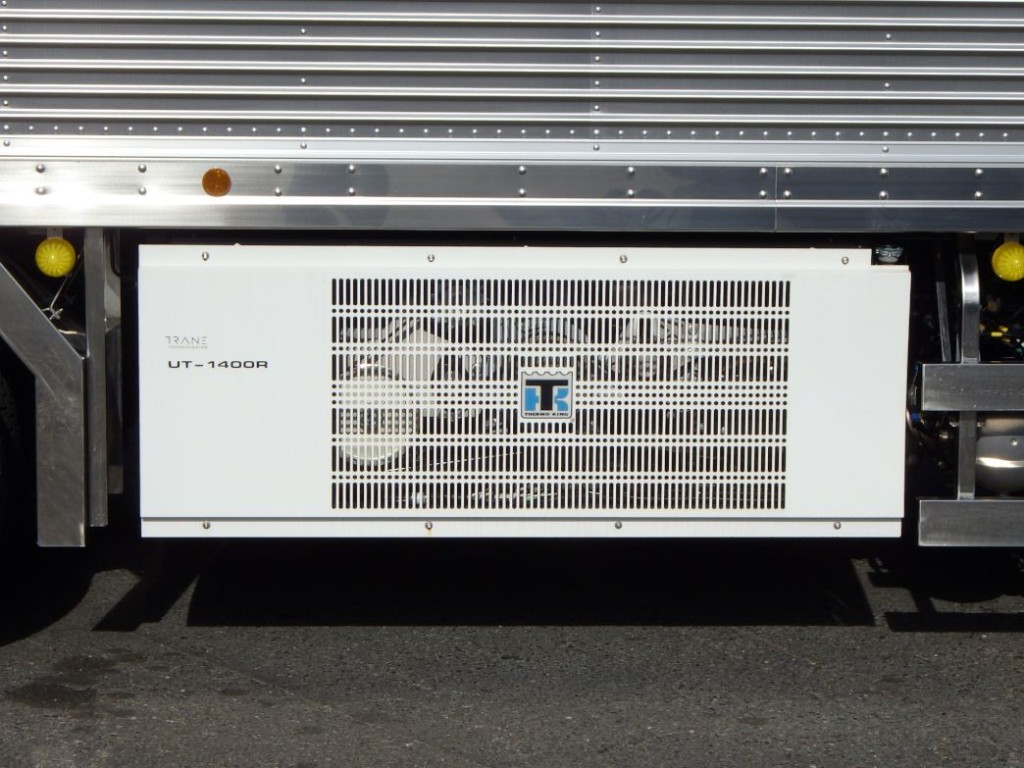 サブエンジン式冷凍機です。|日野 プロフィア 2DG-FW1AHCの写真13