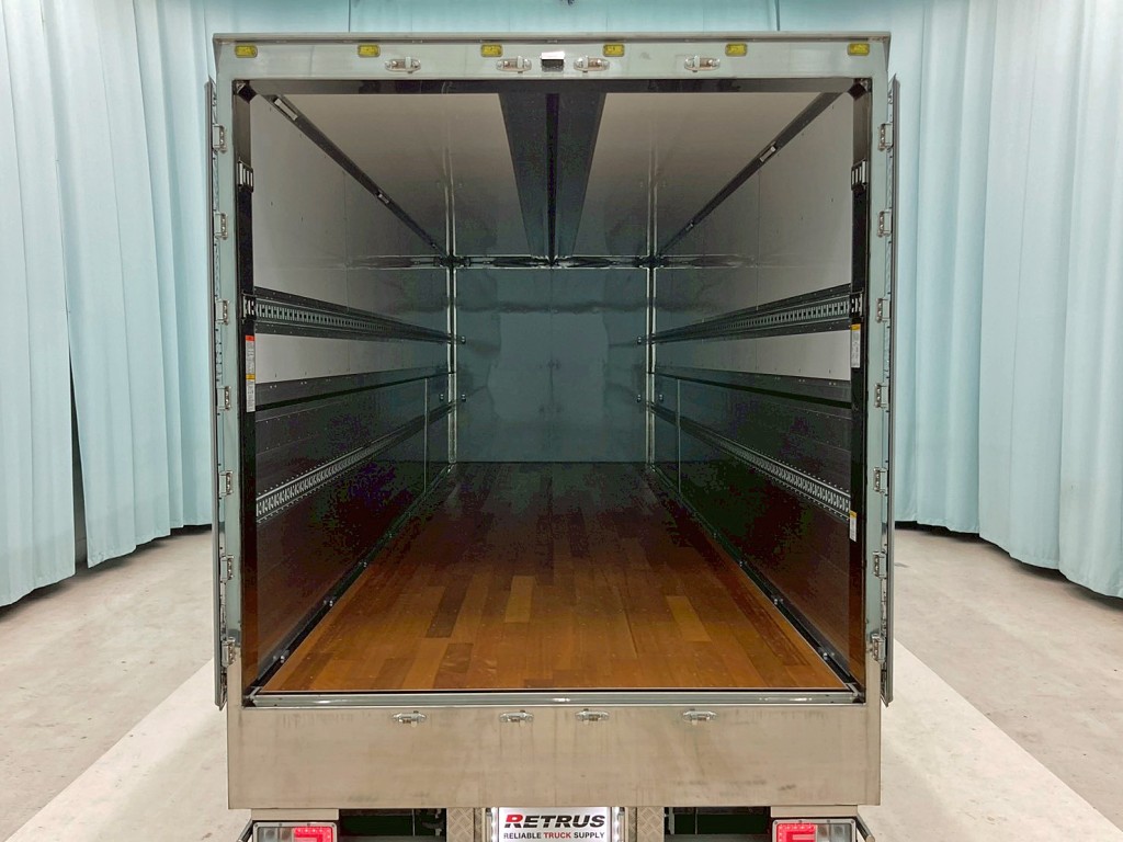 門口周りはステンレス製です。|日野 プロフィア 2DG-FR1AHCの写真17