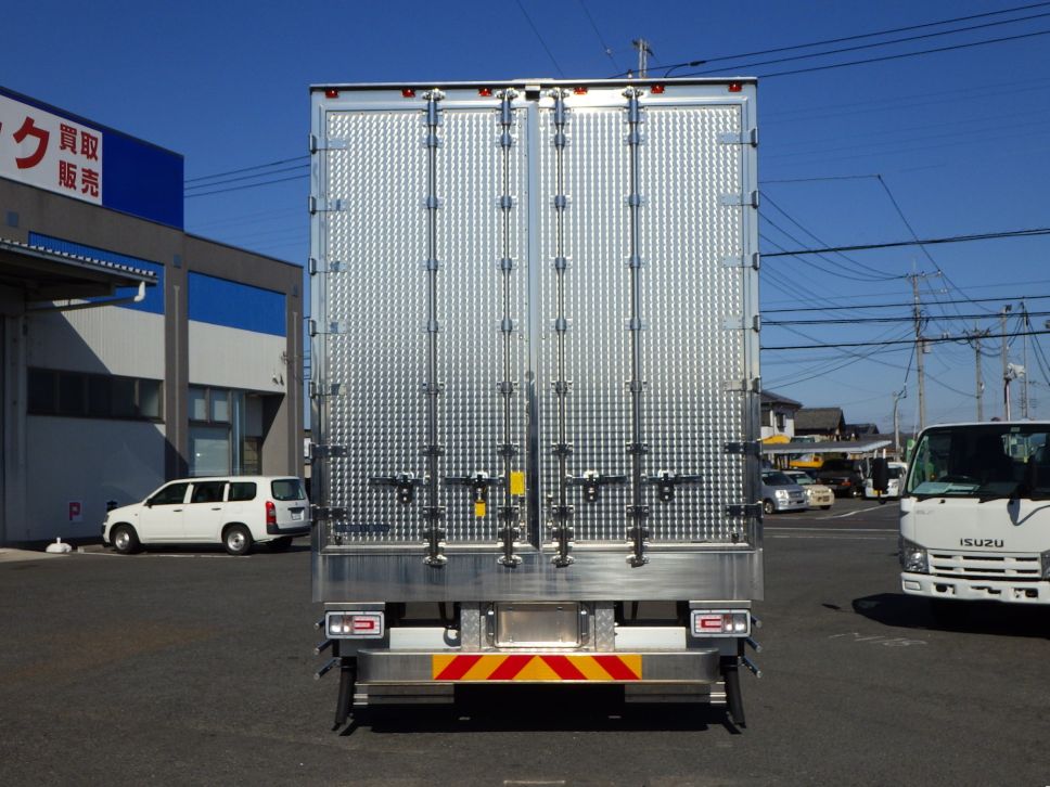 門口はステンレス製・リヤ扉はウロコステンレス製です。|日野 プロフィア 2DG-FW1AHCの写真8