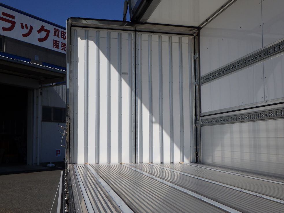 リヤ扉裏側の状態です。|日野 プロフィア 2DG-FW1AHCの写真43