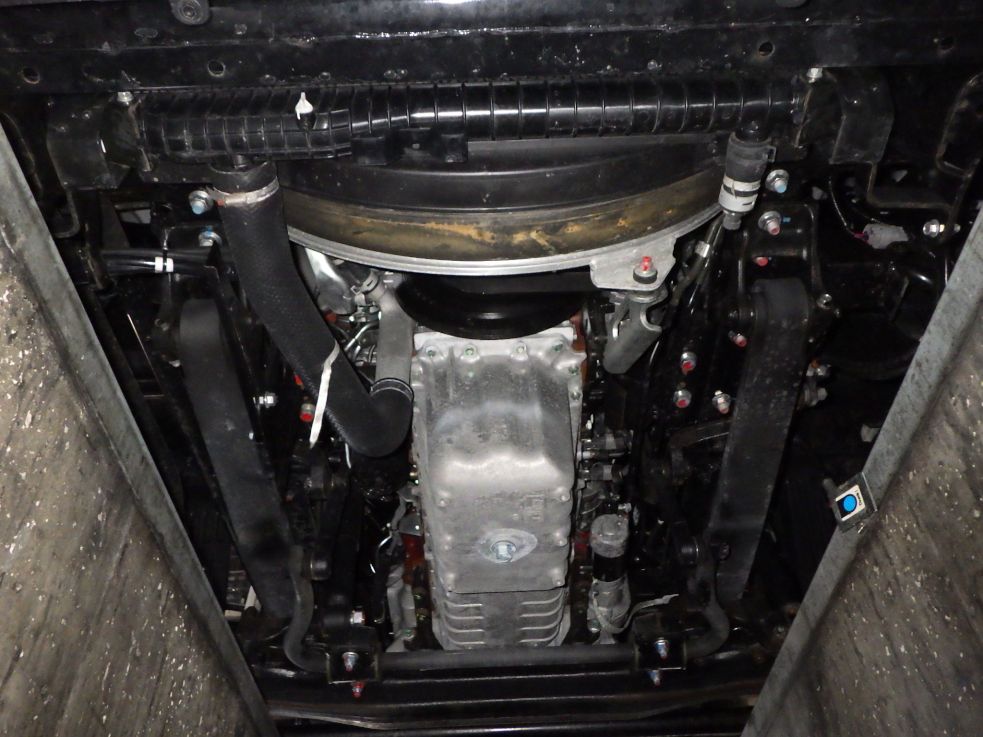 ボディー下周りの状態です。|日野 プロフィア 2DG-FW1AHCの写真44