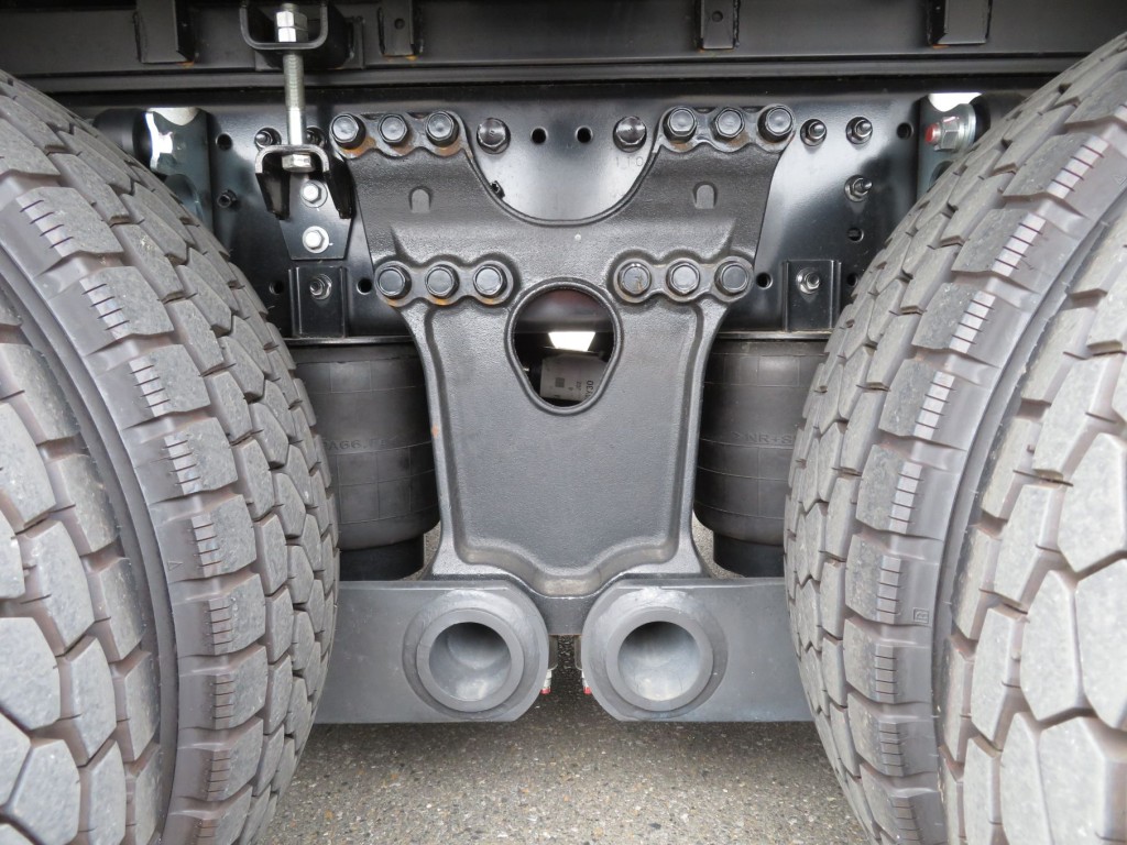 エアサスです。|日野 プロフィア 2DG-FW1AHCの写真5