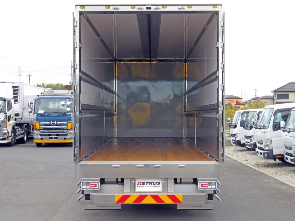 門口周りはステンレス製です。|日野 プロフィア 2DG-FW1AHCの写真14