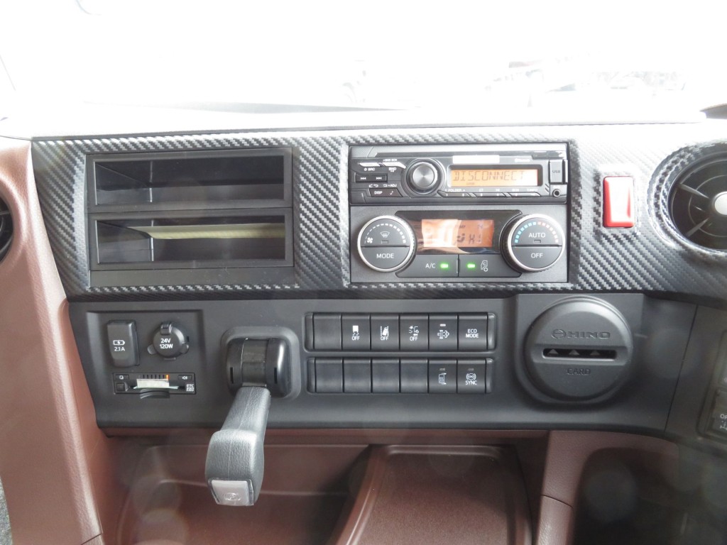 インパネ周りの状態です。|日野 プロフィア 2DG-FW1AHCの写真20