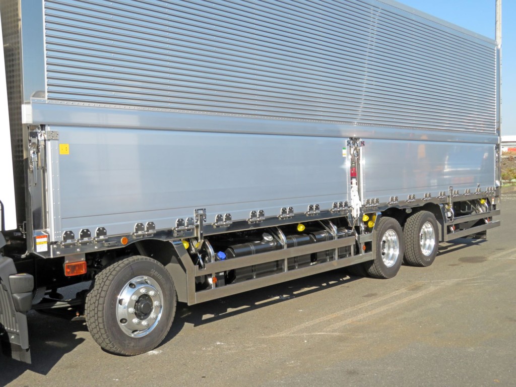 前/中・後柱、ウイング/あおりロック、あおり丁番・Sレール・Sバンパー・フェンダーはステン製です。|日野 プロフィア 2KG-FW1AHCの写真12