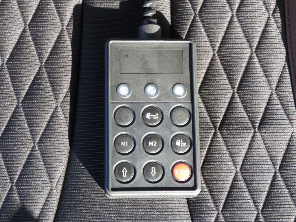 エアサスのコントローラーです。|日野 プロフィア 2KG-FW1AHCの写真19